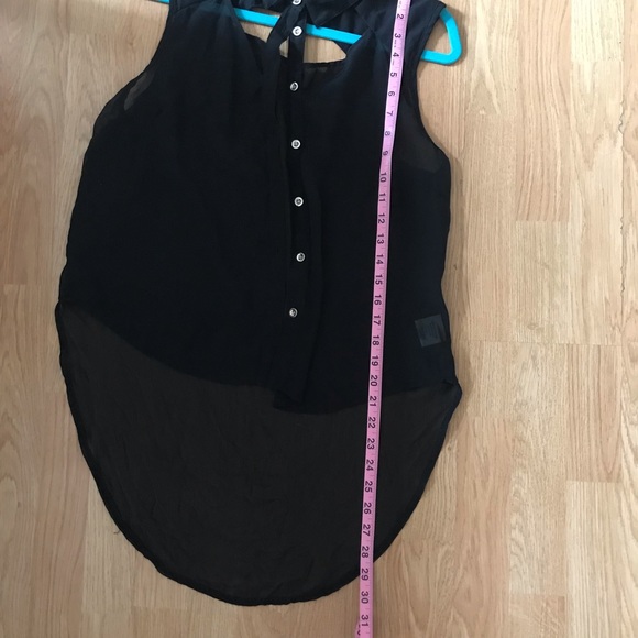 cut out tank top blouse | high-low | button down - Picture 4 of 9